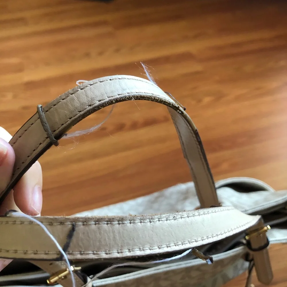 Michael Kors Vanilla Logo Jet Set Tote - Picture 4 of 6